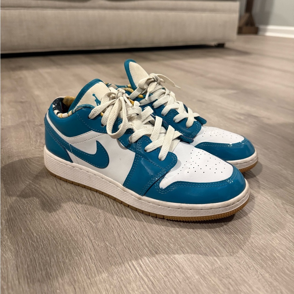 Big Kid's Jordan 1 Low SE Barcelona Cyber Teal/Cyber Teal-White